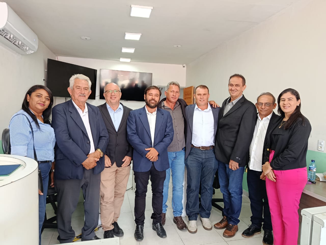 A Câmara Municipal de Vieirópolis realizou Duas Sessões Extraordinárias no ultima Sábado(31) de janeiro.