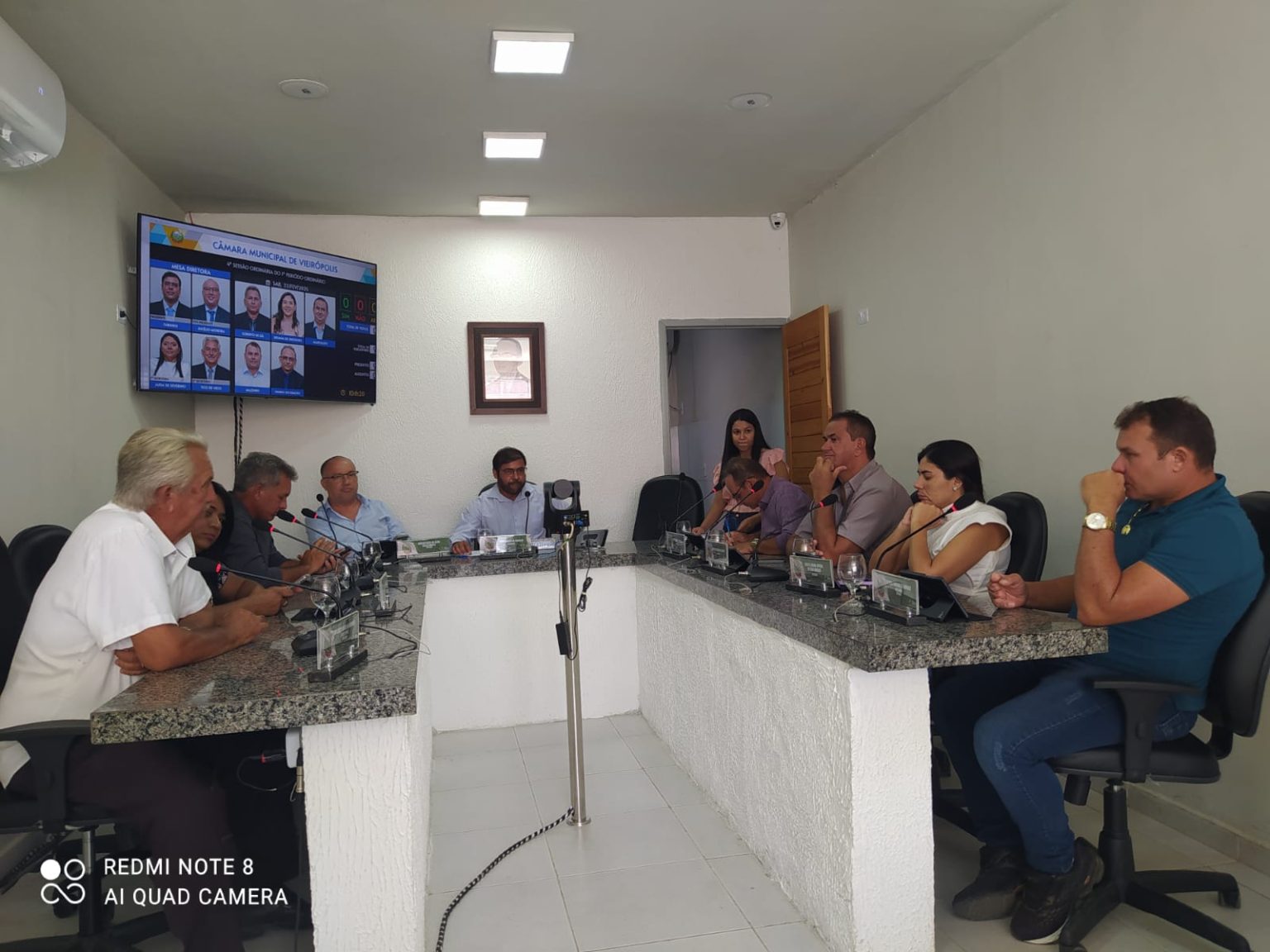 Câmara Municipal de Vieirópolis aprova aumento salarial para professores e melhorias na infraestrutura.